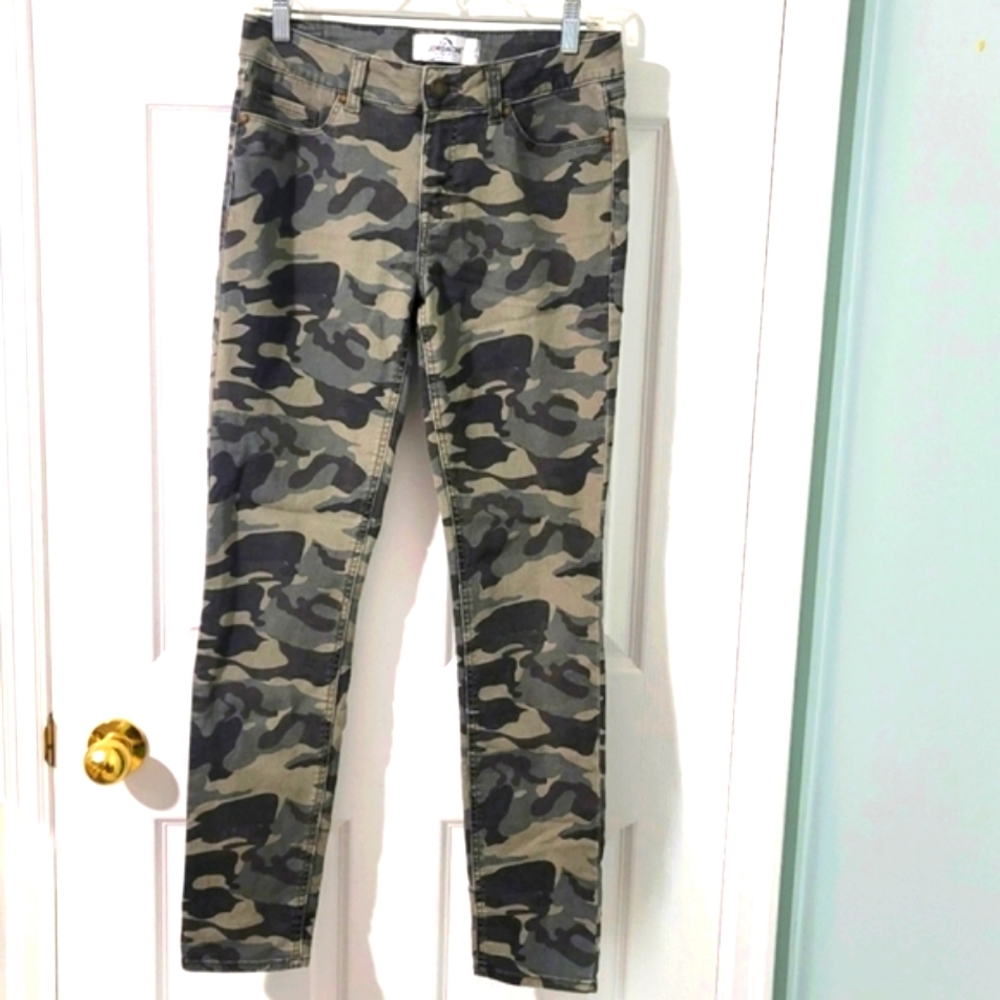 Jordache Mid Rise Skinny Women's Camo Pants Size 8